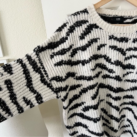 Line the Label Zebra Striped Black White Sweater Size L Round Neck Cotton Alpaca - Picture 9 of 15